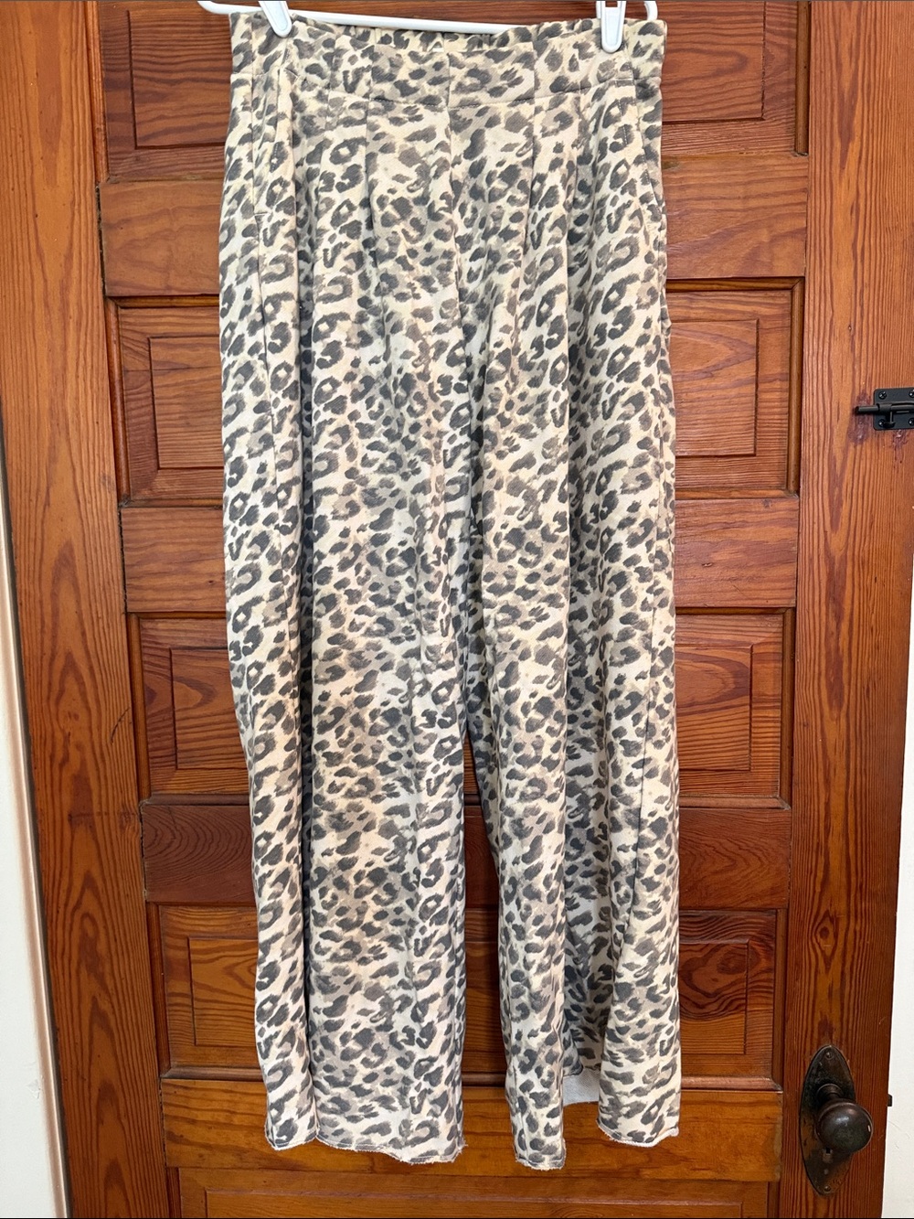 American Eagle Outfitters-Aerie Beige & Gray Leopard Wide-Leg Pants